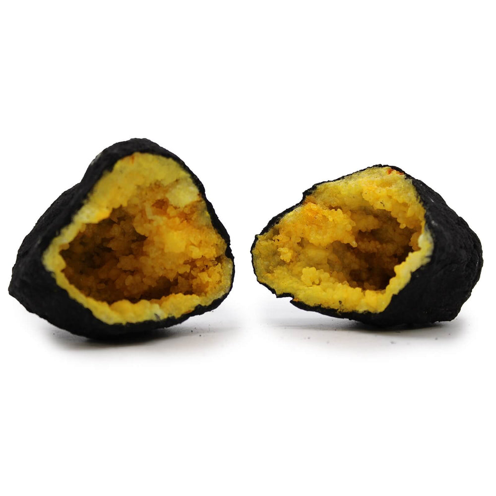 Geodo Calcite em Rocha Negra  - Amarelo